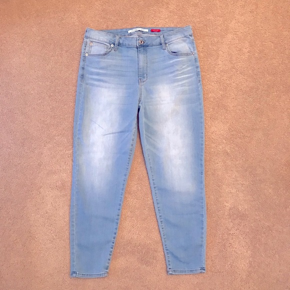 Celebrity Pink Light Wash Skinny Jeans 